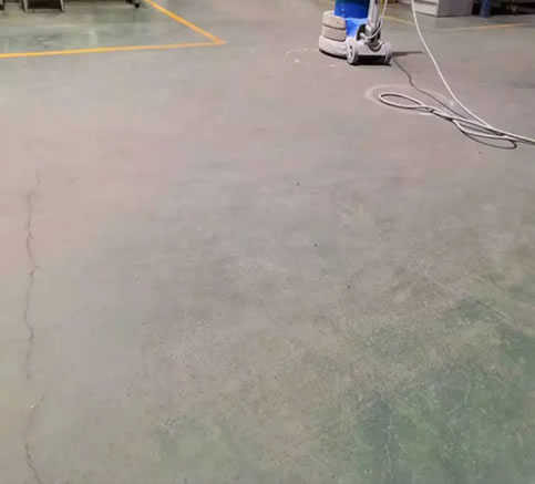 打磨旧地坪